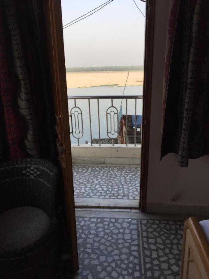 P G On Ganges ורנאסי מראה חיצוני תמונה
